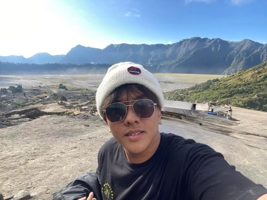 Pharrell Outdoor Mountain Background